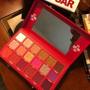 Jeffree Star blood sugar palette